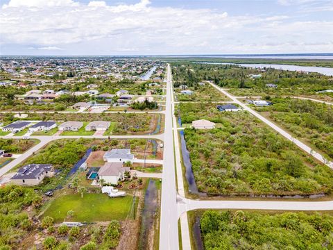 A home in PORT CHARLOTTE