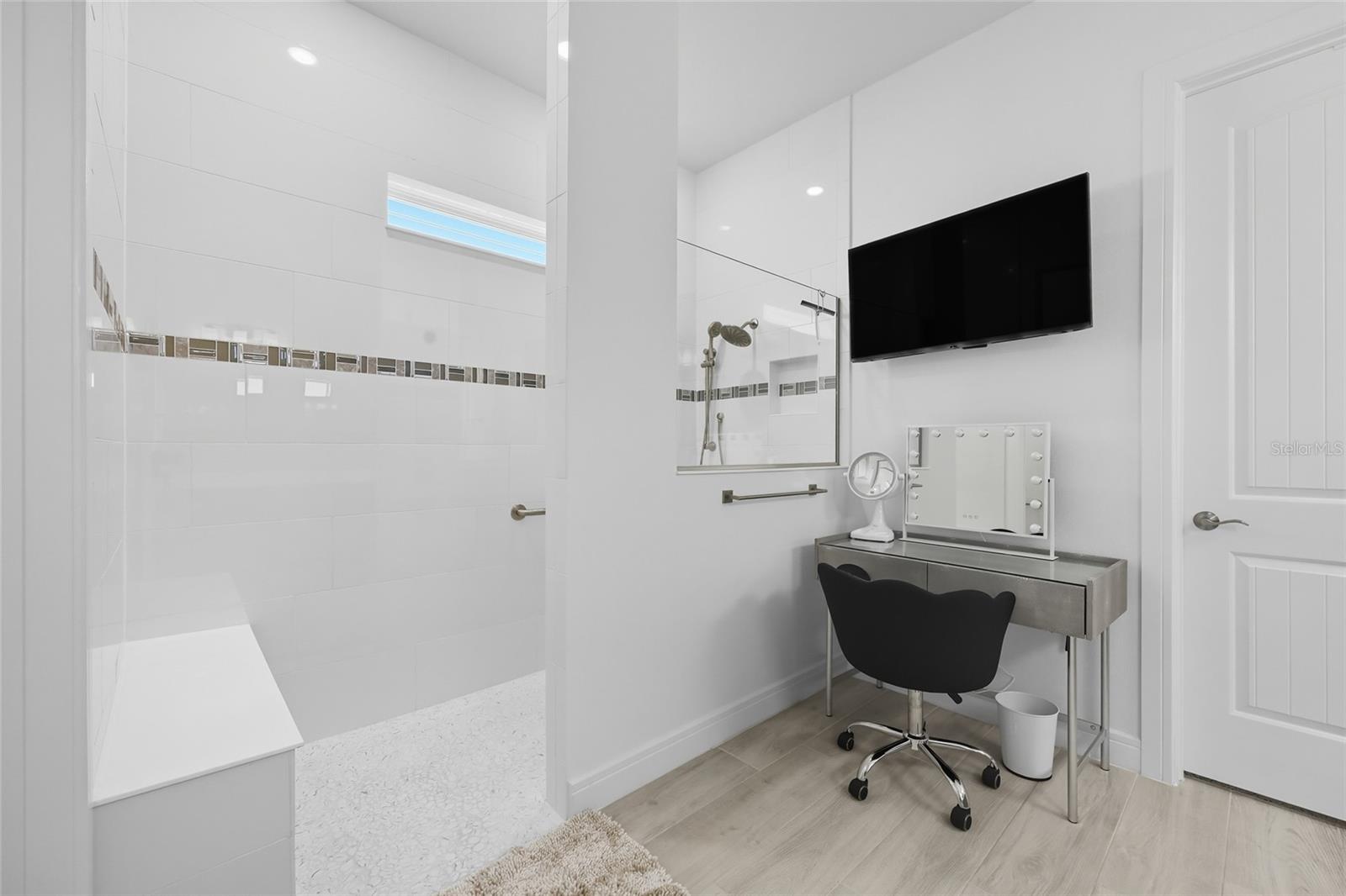 ISLES/LK NONA PH 4 - Residential Lease