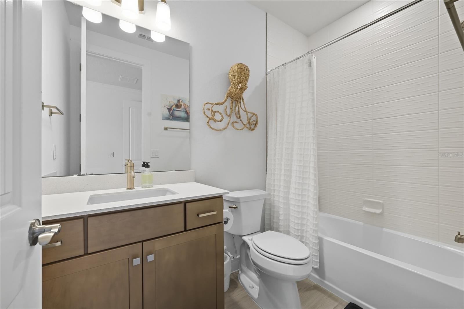 ISLES/LK NONA PH 4 - Residential Lease