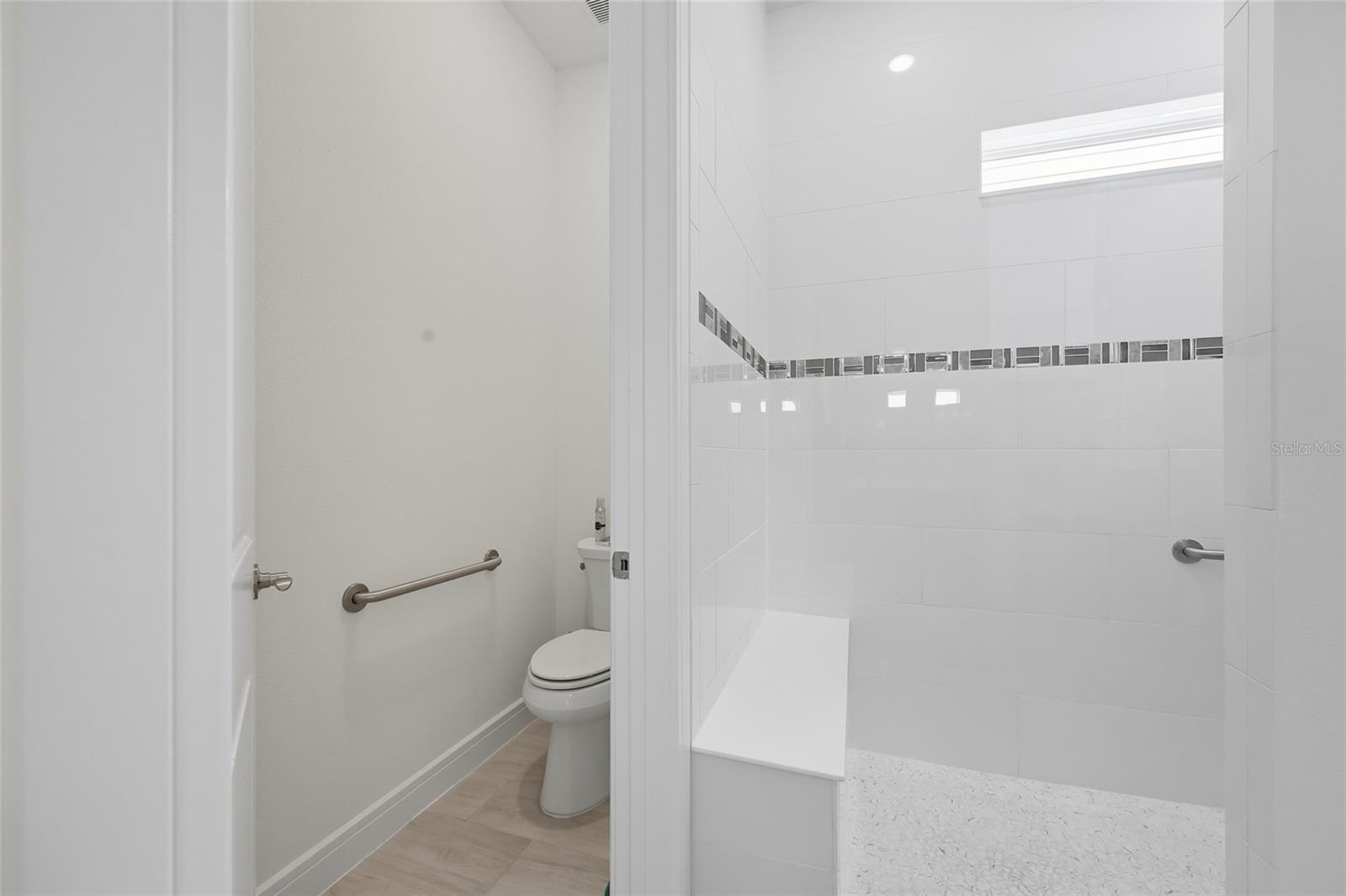 ISLES/LK NONA PH 4 - Residential Lease