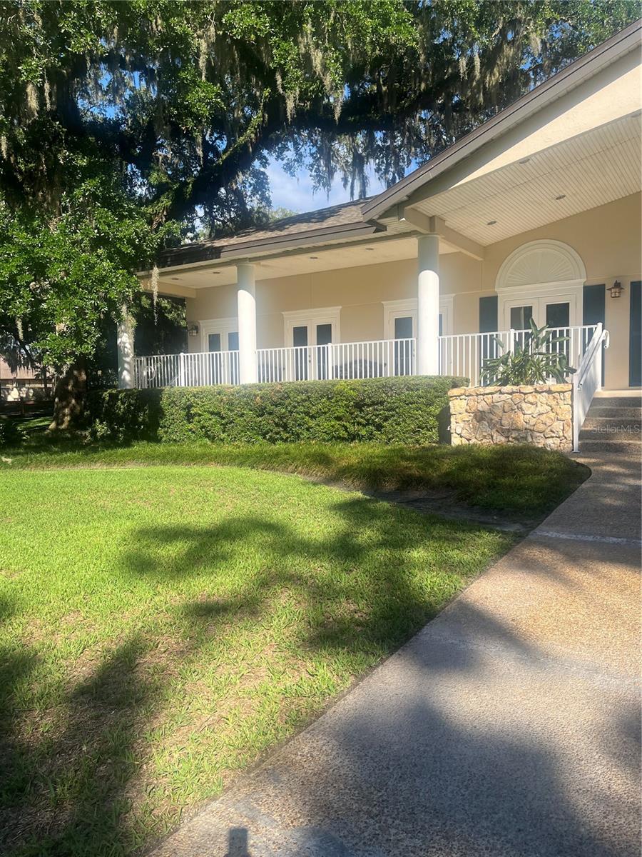 CROWN OAKS - Residential