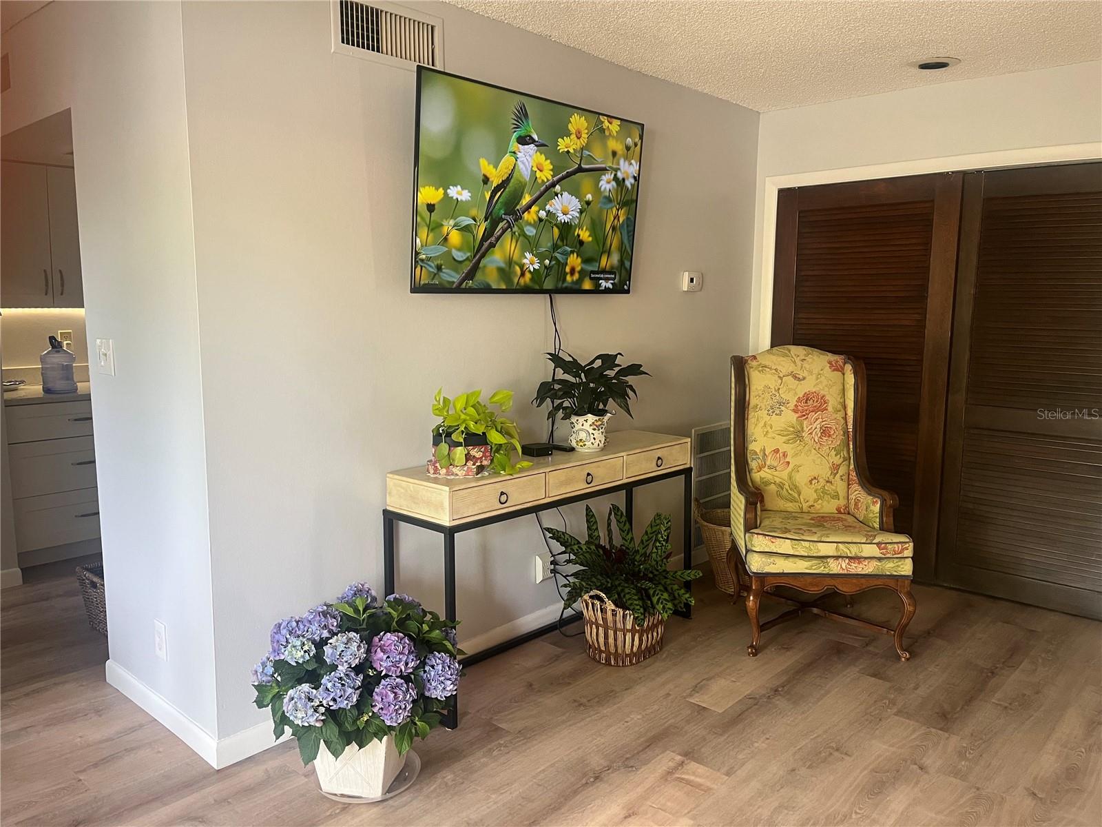 CROWN OAKS - Residential