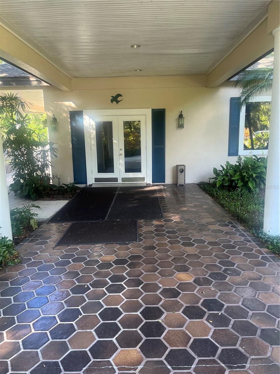 CROWN OAKS - Residential