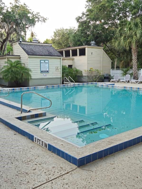 CROWN OAKS - Residential