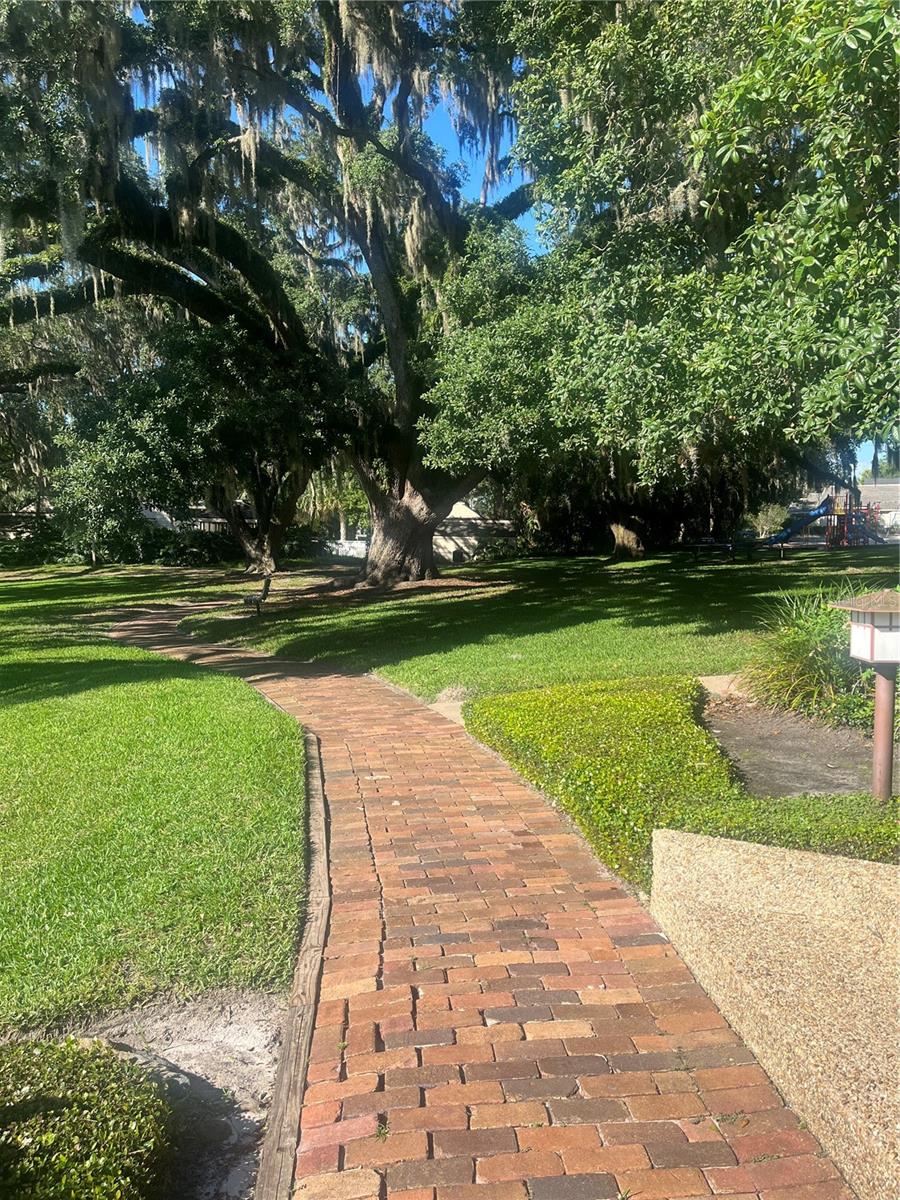 CROWN OAKS - Residential