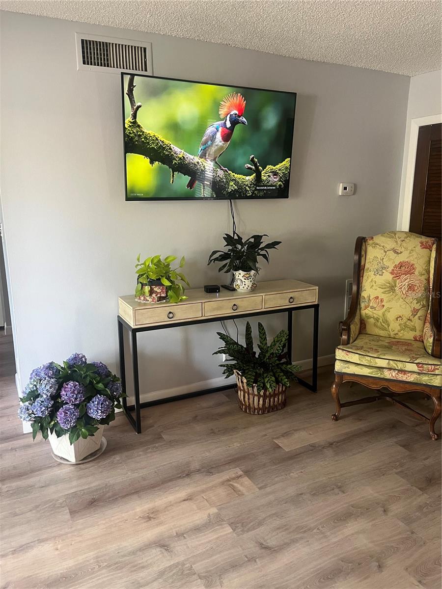 CROWN OAKS - Residential