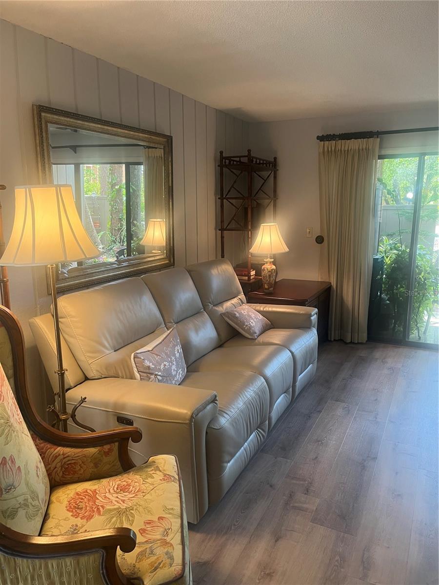 CROWN OAKS - Residential