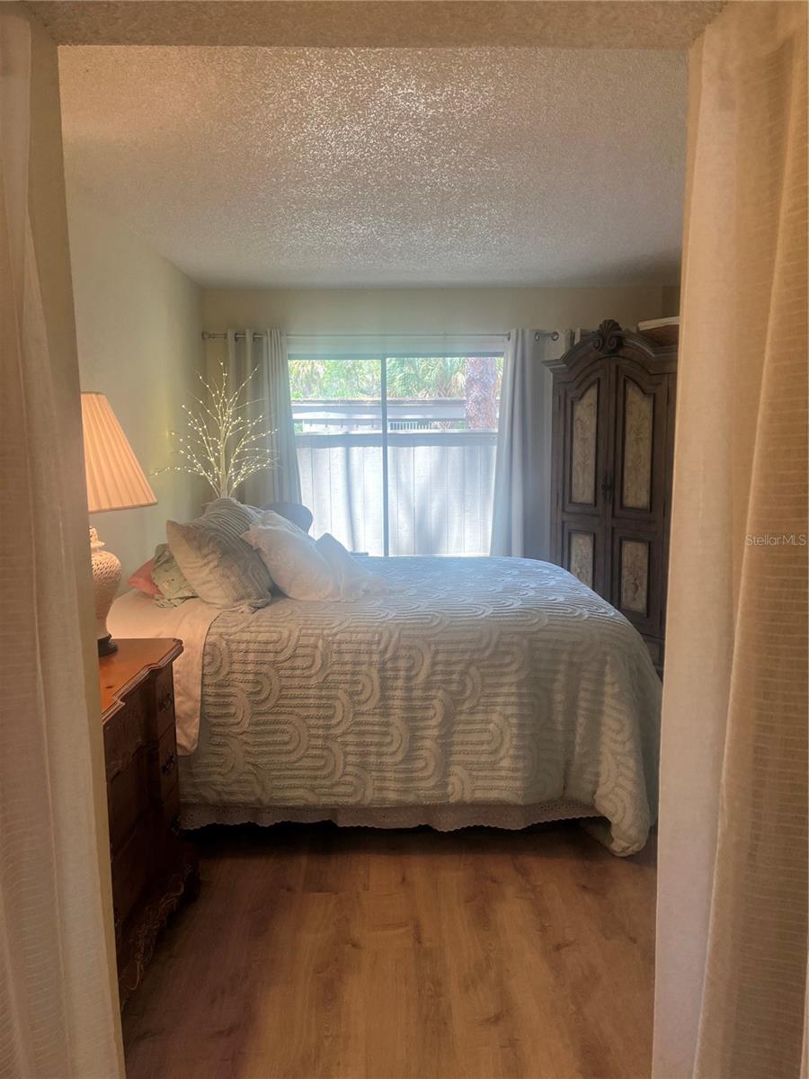 CROWN OAKS - Residential