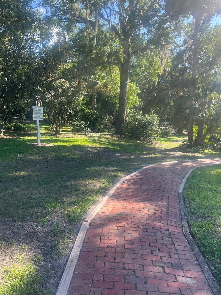 CROWN OAKS - Residential