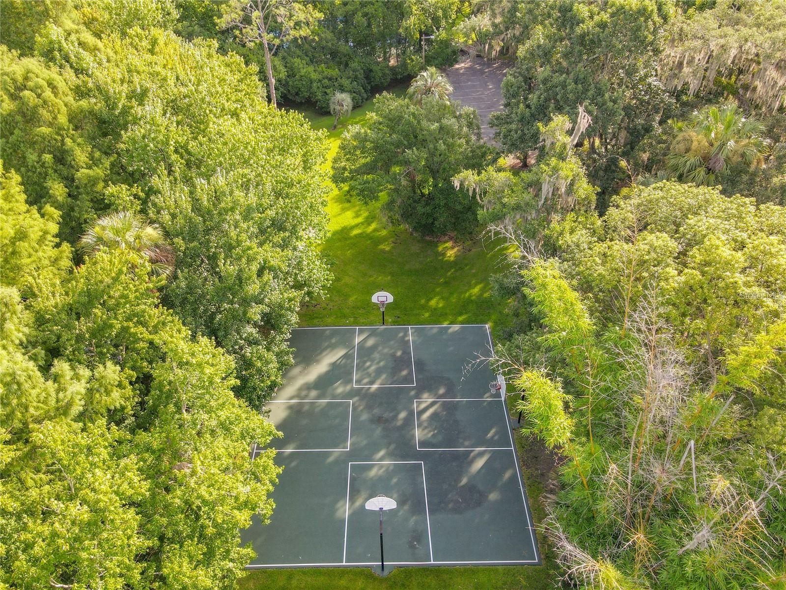 CROWN OAKS - Residential