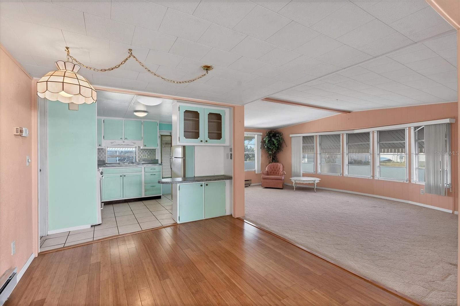 DE SOTO COMMUNITY UNIT ONE - Residential