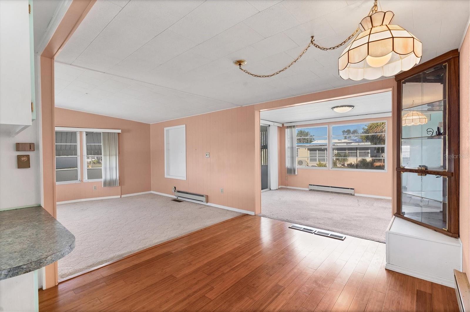 DE SOTO COMMUNITY UNIT ONE - Residential