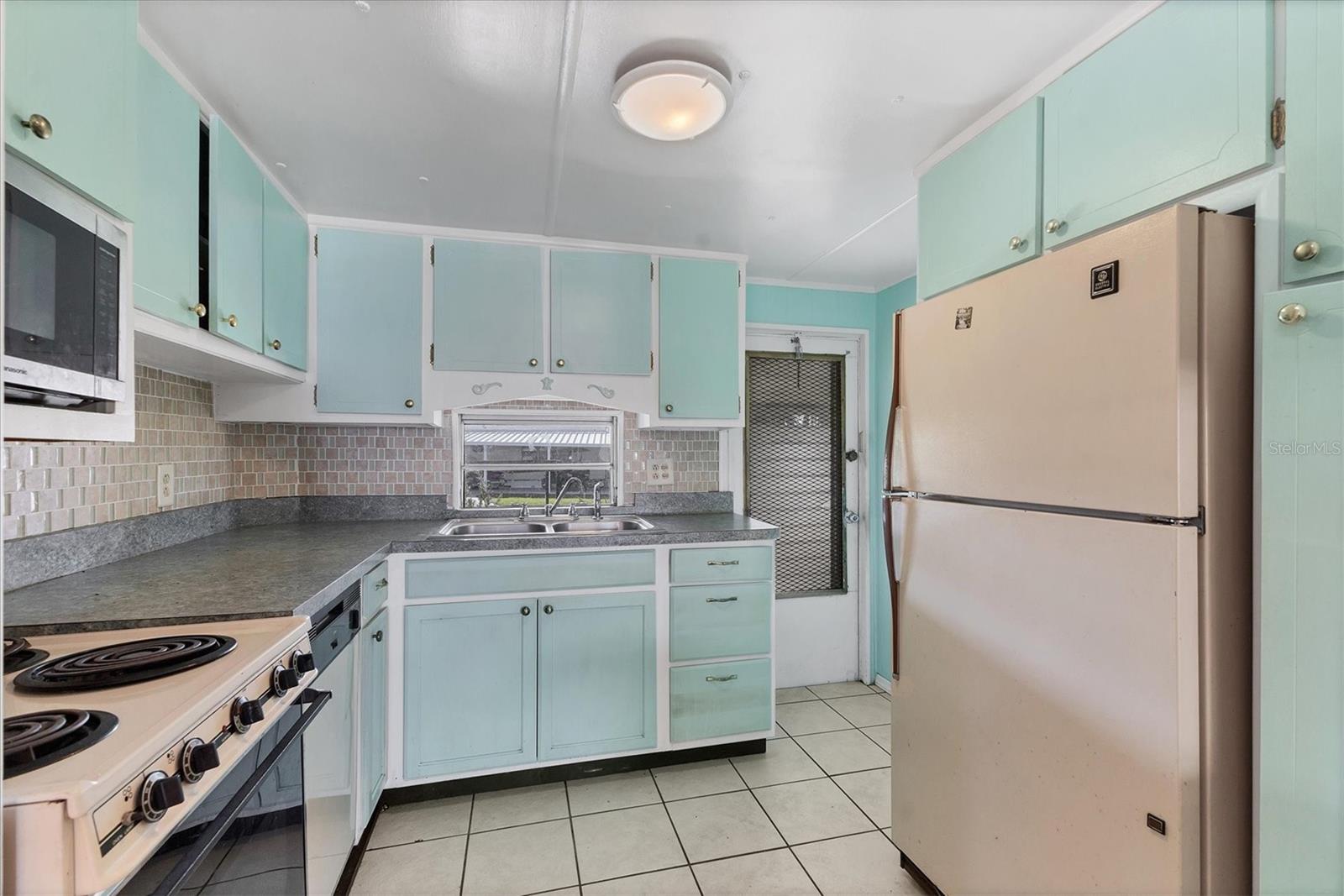 DE SOTO COMMUNITY UNIT ONE - Residential