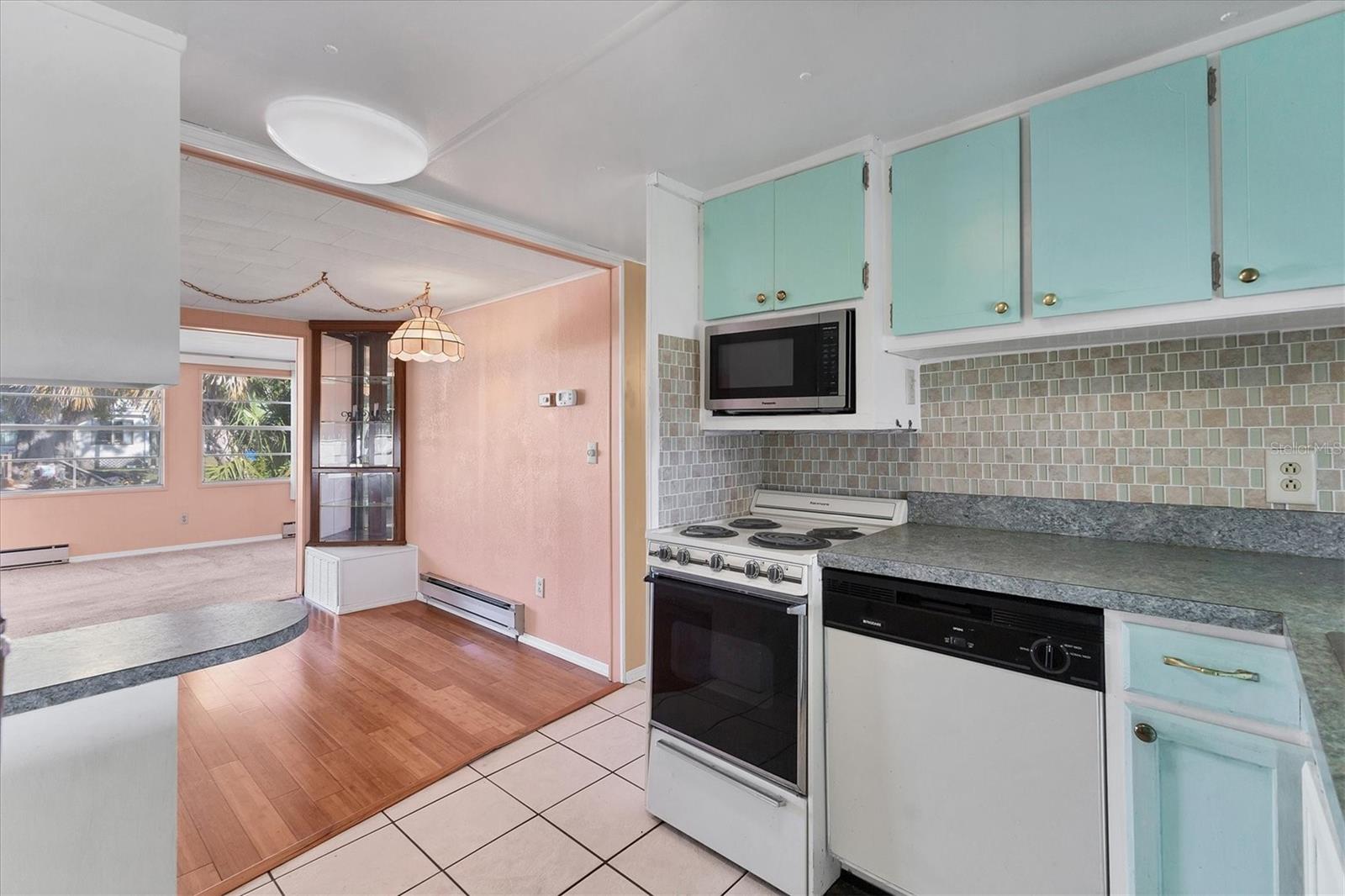 DE SOTO COMMUNITY UNIT ONE - Residential