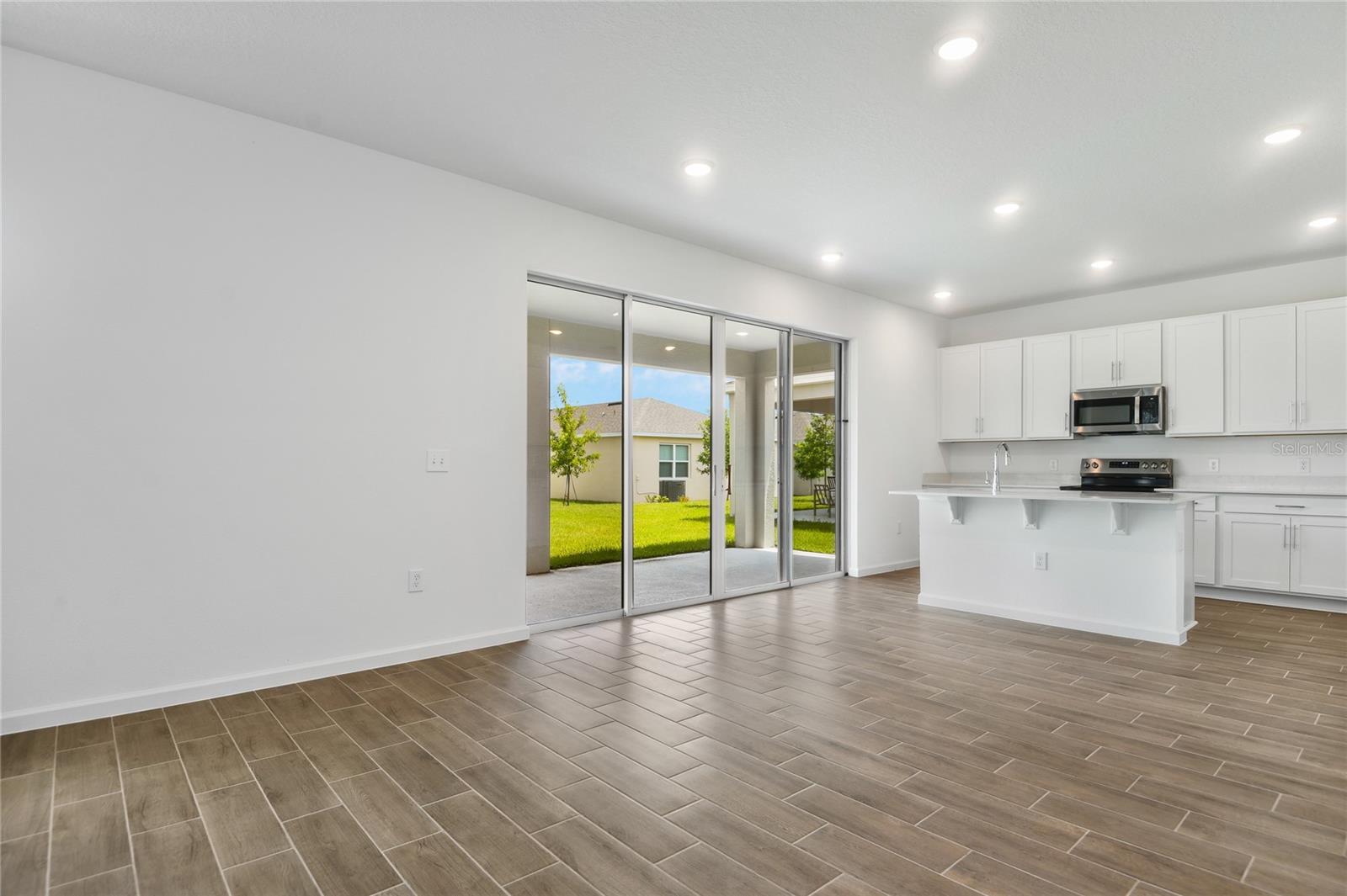 SEASONS AT MAGNOLIA POINTE - Residential