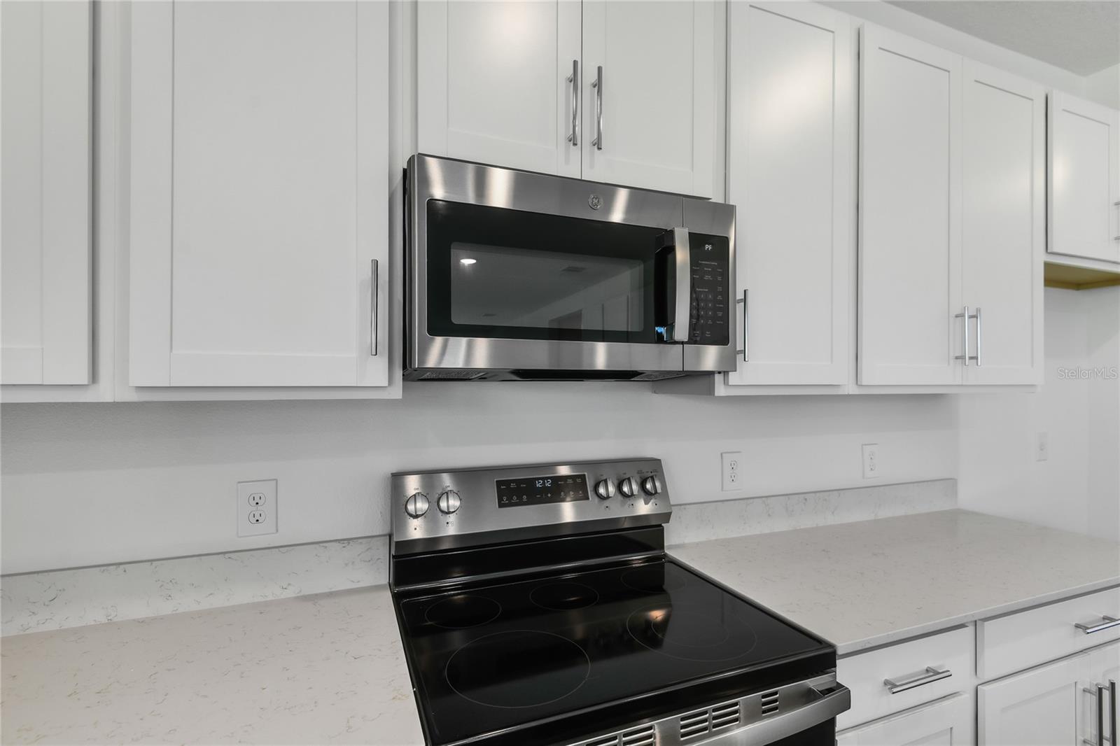 SEASONS AT MAGNOLIA POINTE - Residential
