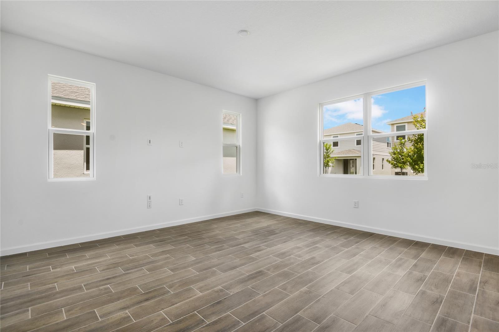 SEASONS AT MAGNOLIA POINTE - Residential