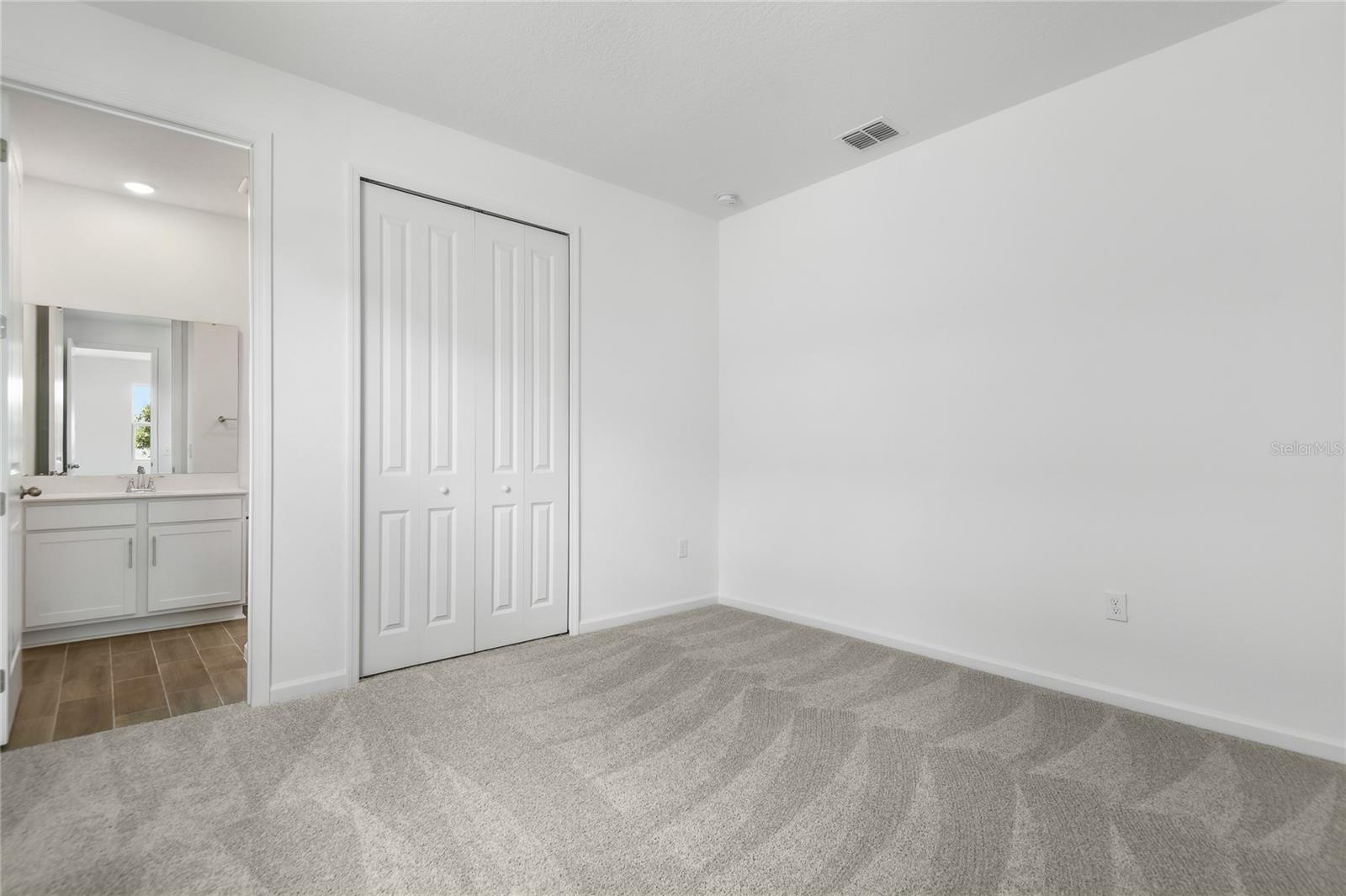 SEASONS AT MAGNOLIA POINTE - Residential