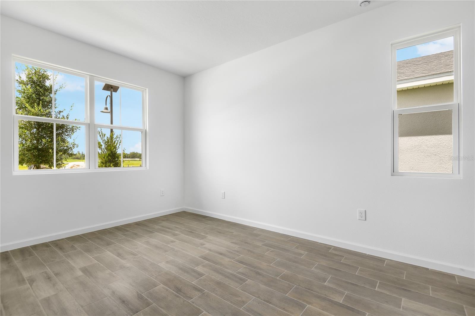 SEASONS AT MAGNOLIA POINTE - Residential