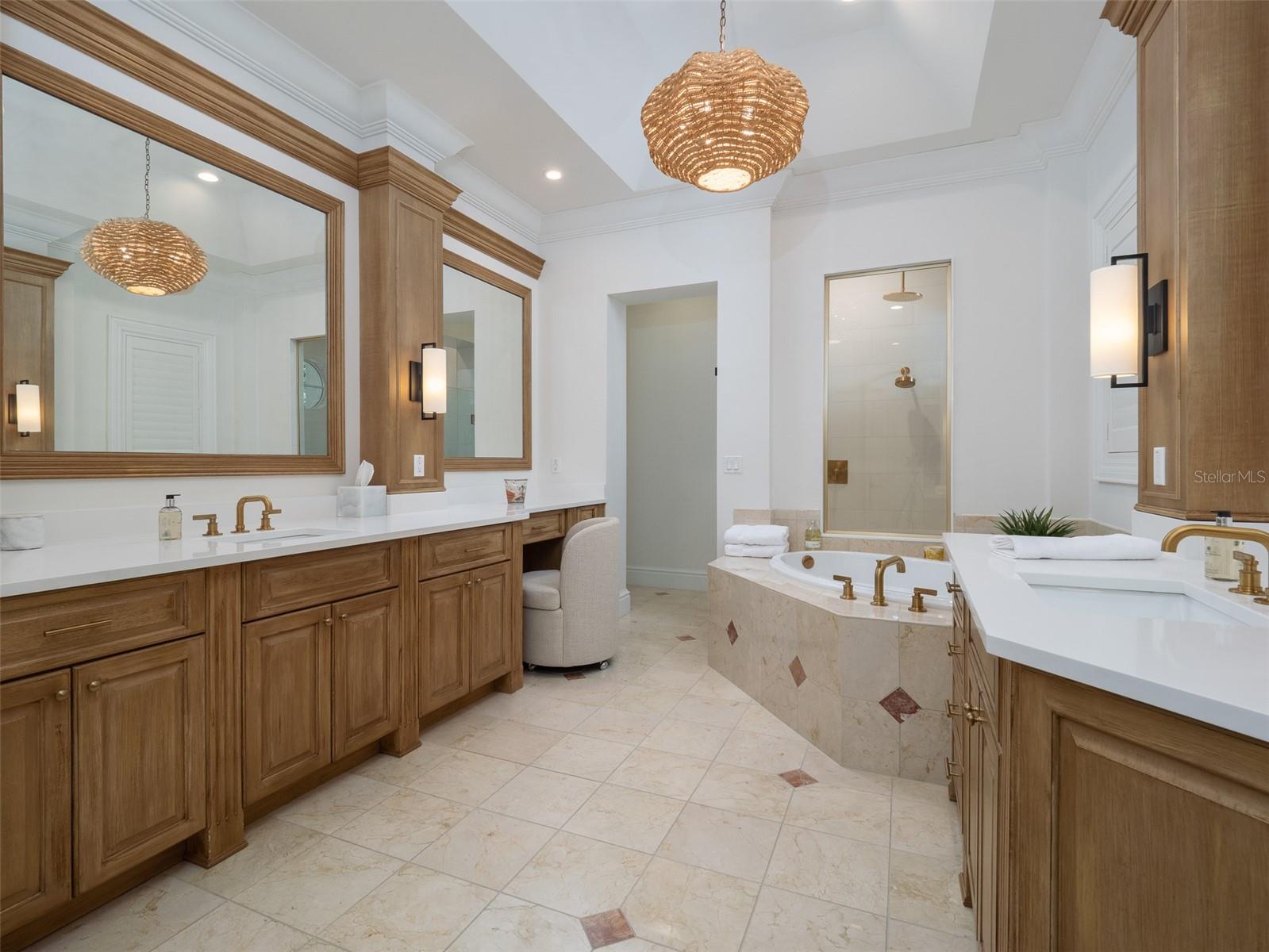 GOLDEN OCALA - Residential