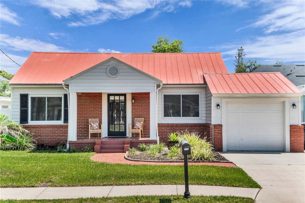 Photo of 220 E Grant Street, Orlando, FL 32806 (MLS # O6432717)