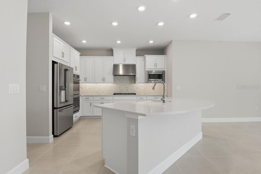 664 JUNONIA BOULEVARD