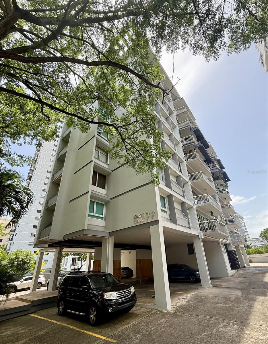 Don’t miss this excellent 3-bedroom, 2-bathroom apartment with 1 parking. located just 1 block from the beach! Private Balcony – perfect for relaxing or entertaining. Full Power Generator – guaranteed comfort, even during outages and water cistern.
Also additional parking available for rent. Walk to everything: Restaurants & bars, Supermarkets & shops, Parks, Schools, Churches, Hospitals. Whether you’re looking for a new home, a vacation getaway, or a smart investment, this location has it all!