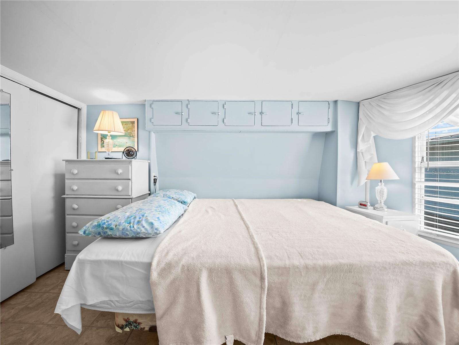 SADDLEBAG LAKE - Residential