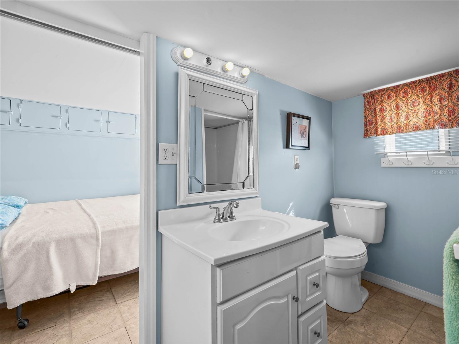 SADDLEBAG LAKE - Residential