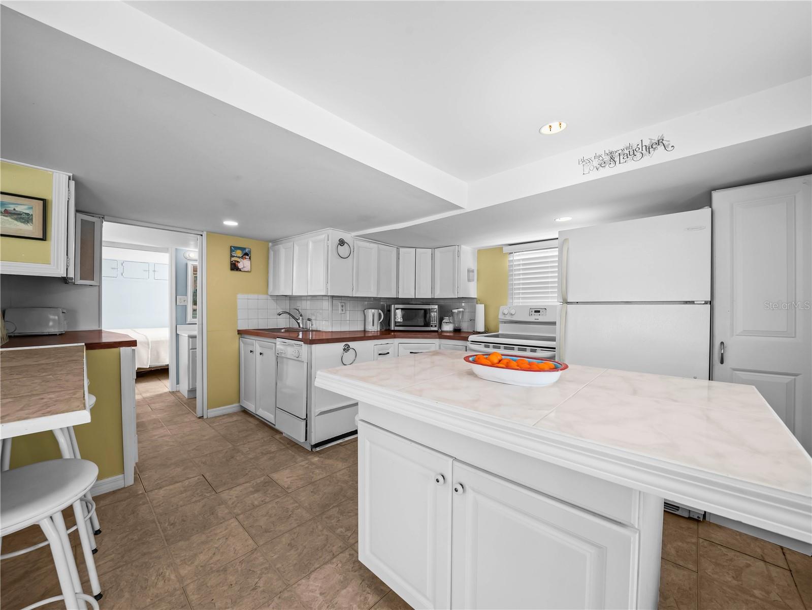 SADDLEBAG LAKE - Residential