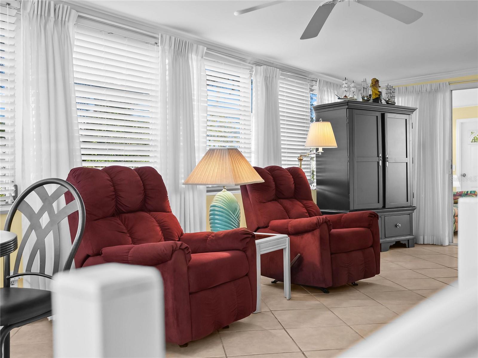 SADDLEBAG LAKE - Residential