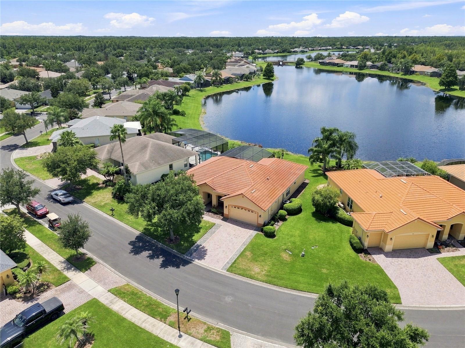 662 SHOREHAVEN DR