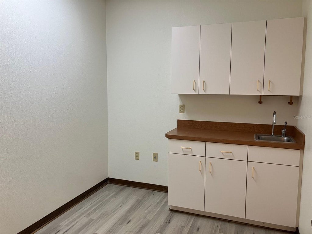 Photo of 1308 W Fletcher Avenue, Tampa, FL 33612 (MLS # TB8560223)