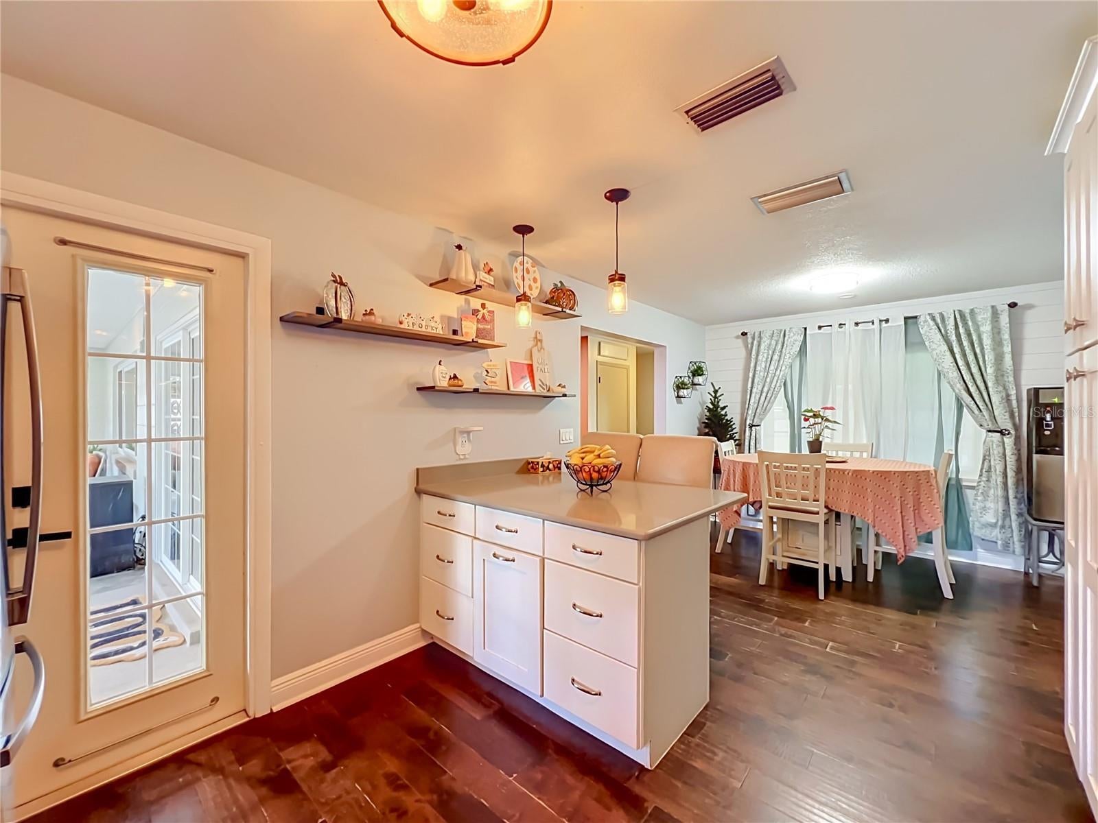 3409 FERNDELL DRIVE