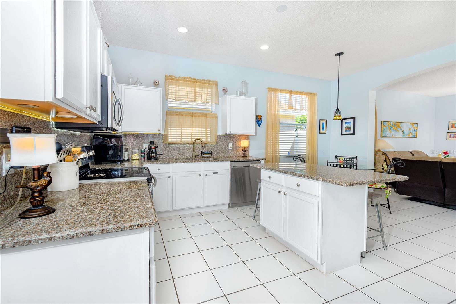 EMERALD POINTE - Residential