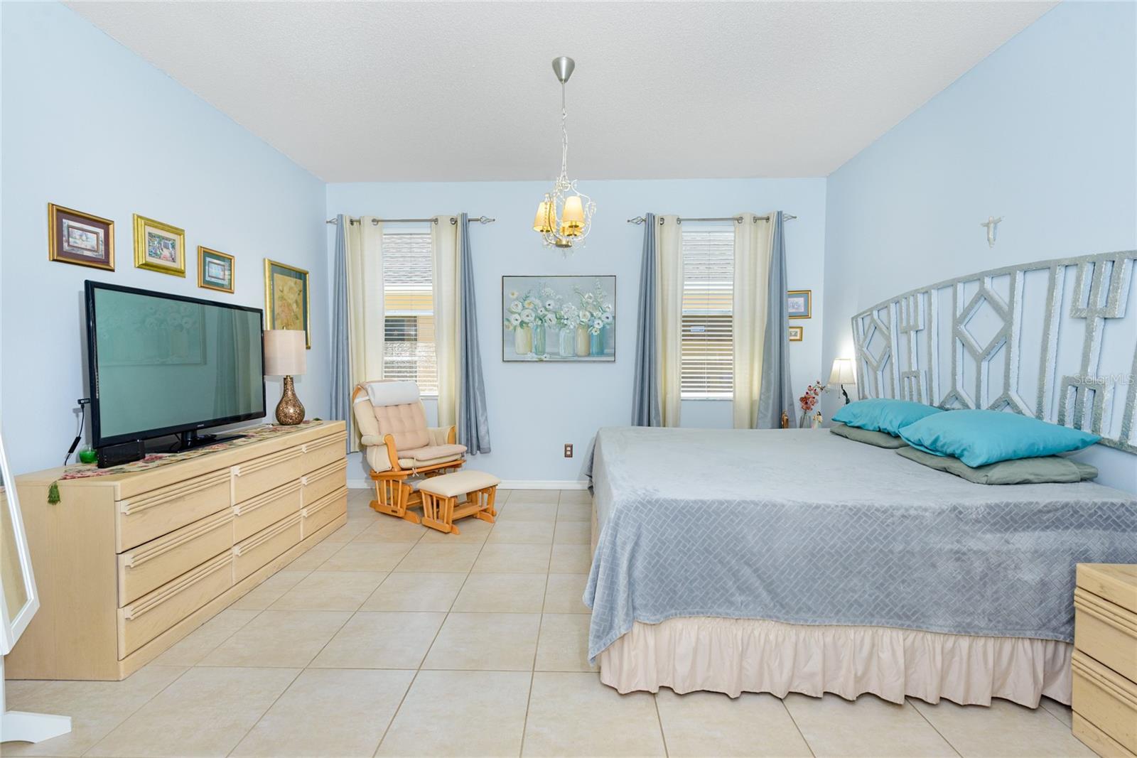 EMERALD POINTE - Residential