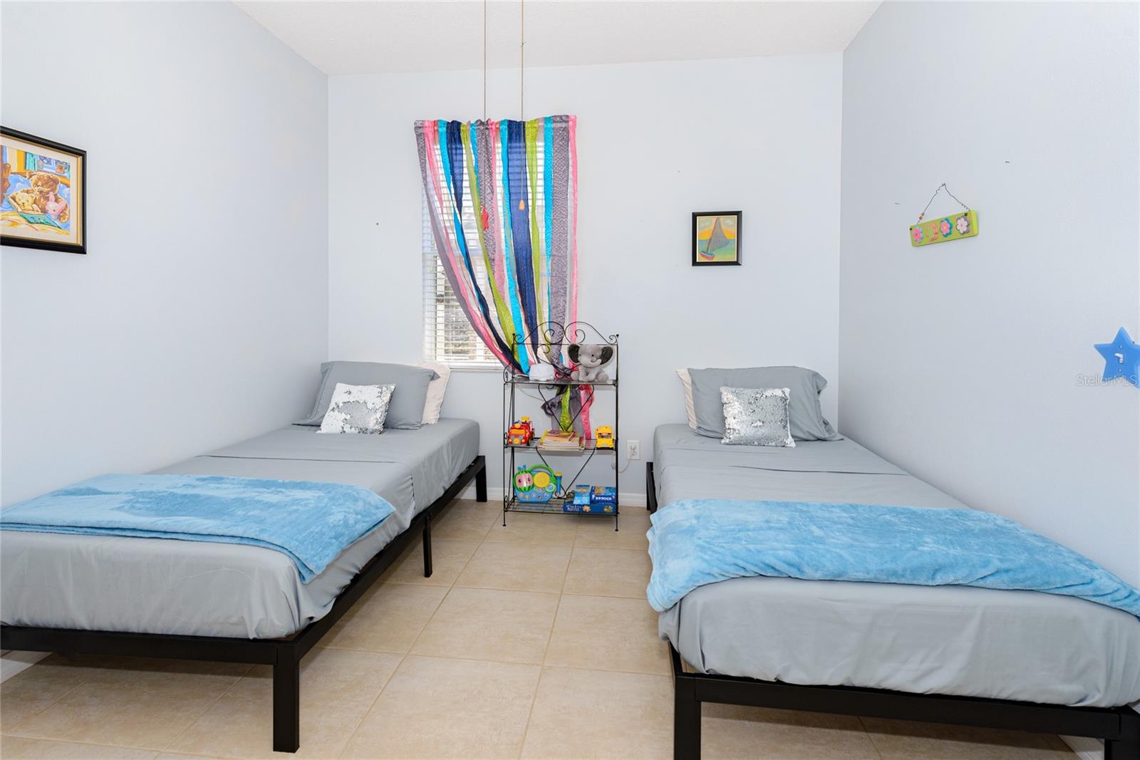 EMERALD POINTE - Residential