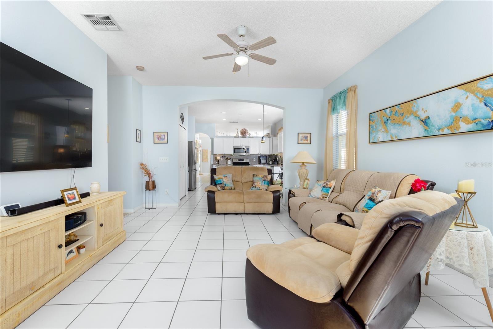 EMERALD POINTE - Residential