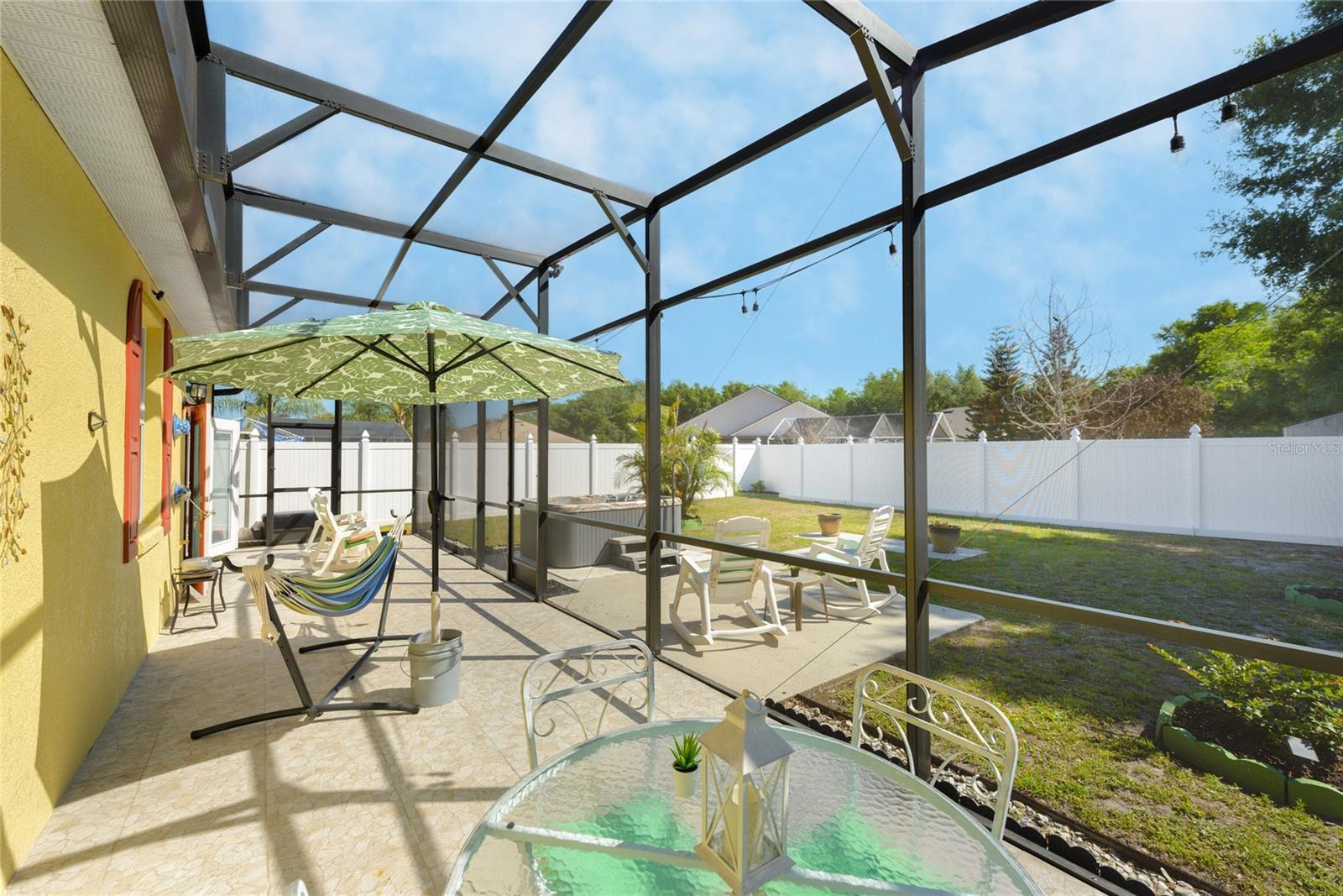 EMERALD POINTE - Residential