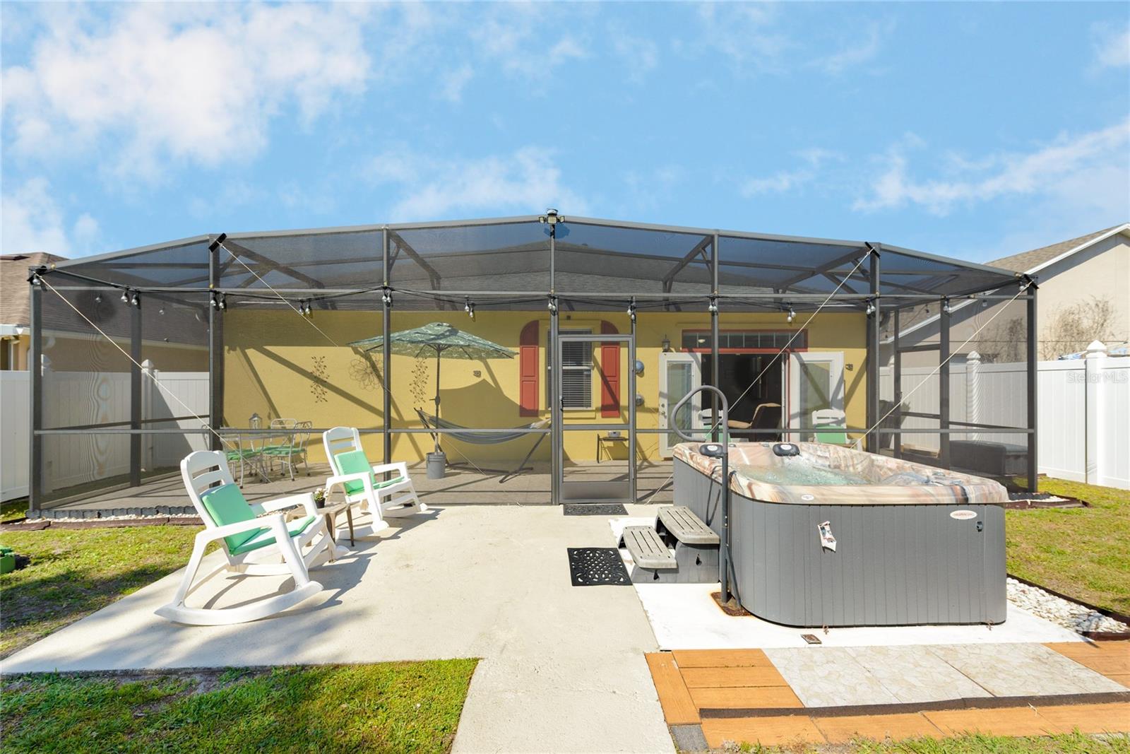 EMERALD POINTE - Residential