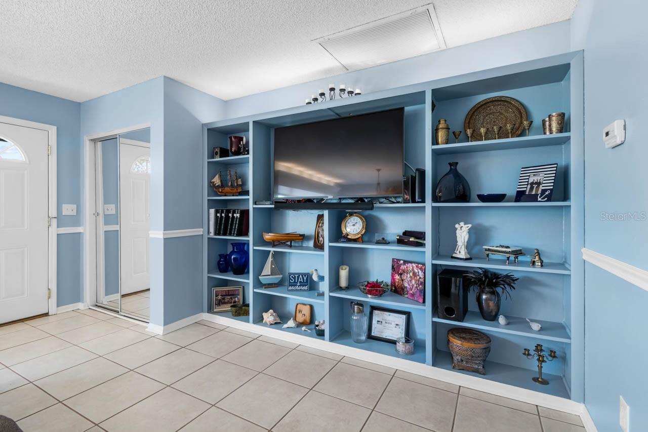 SUN CITY CENTER UNIT 32 - Residential