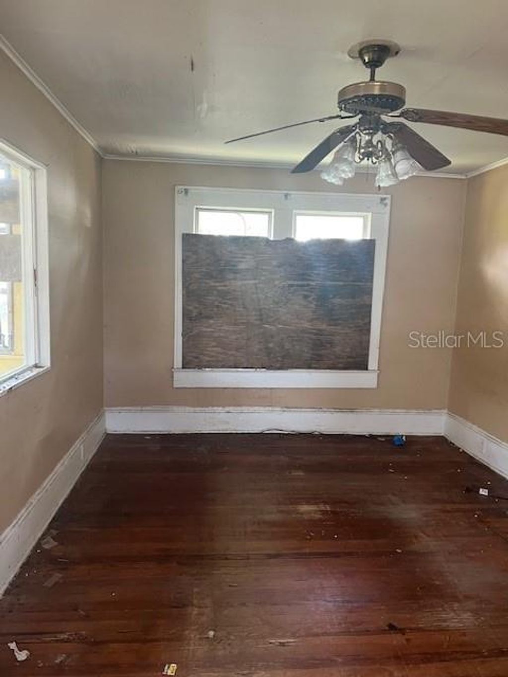 Photo of 10 E 8th Street, Apopka, FL 32703 (MLS # O6327407)