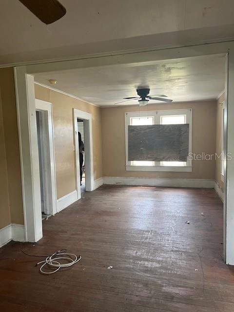 10 E 8TH STREET