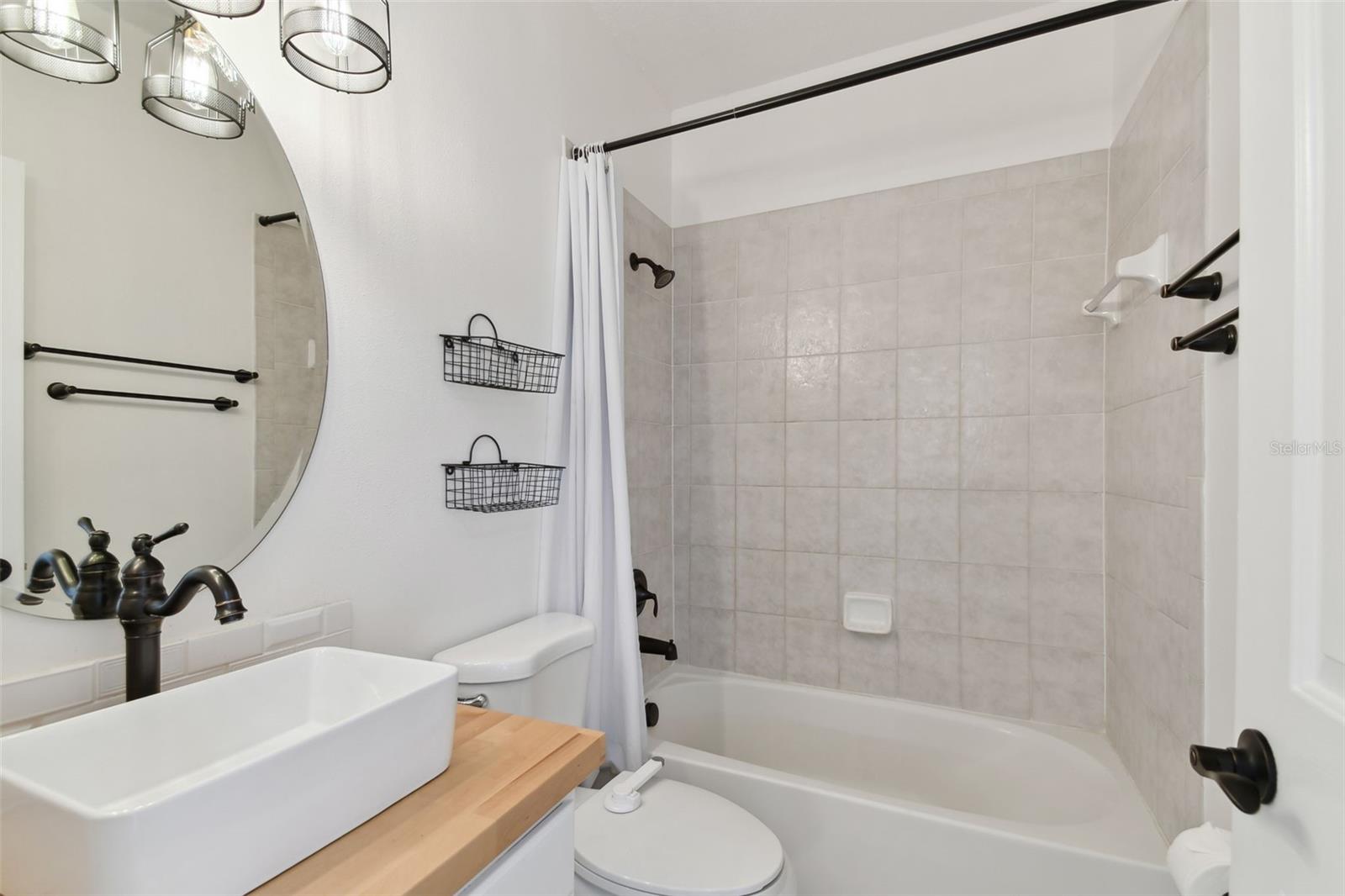 HARBOURSIDE AT HARBOUR ISLAND - Residential Lease