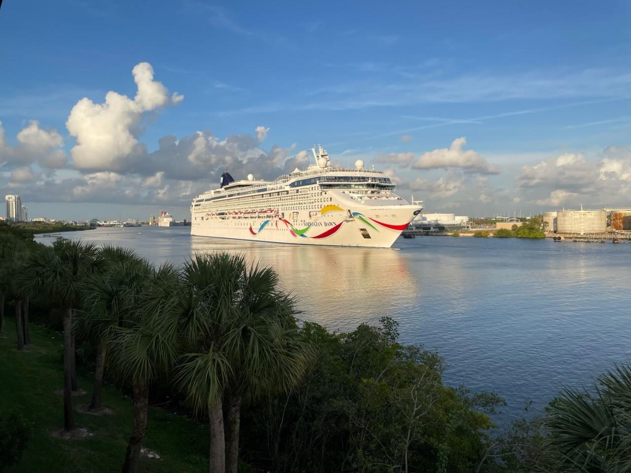 HARBOURSIDE AT HARBOUR ISLAND - Residential Lease