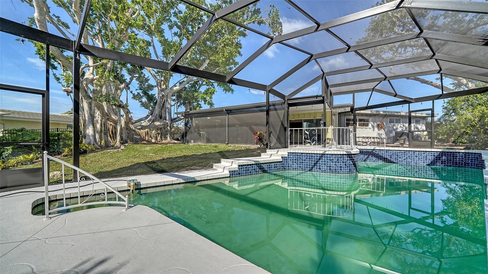 CORAL COVE - Residential Lease
