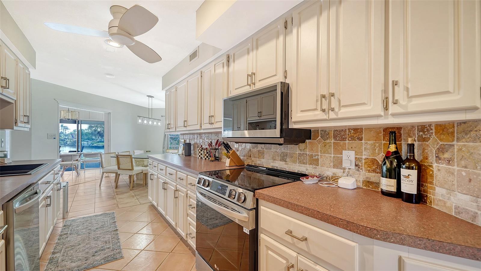 CORAL COVE - Residential Lease