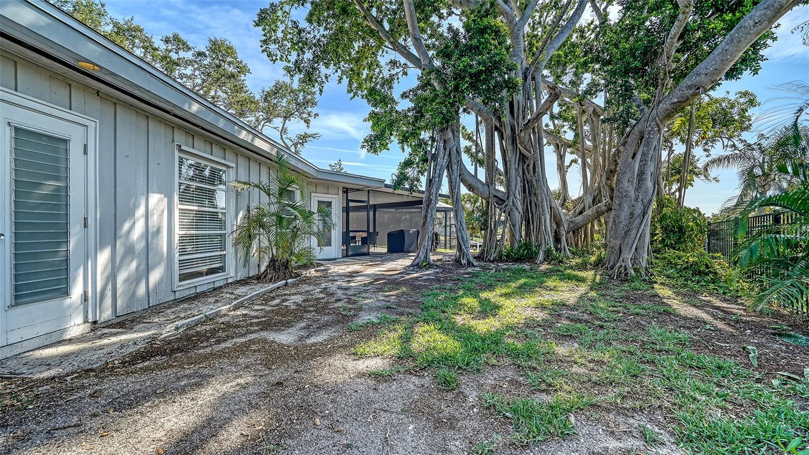 CORAL COVE - Residential Lease