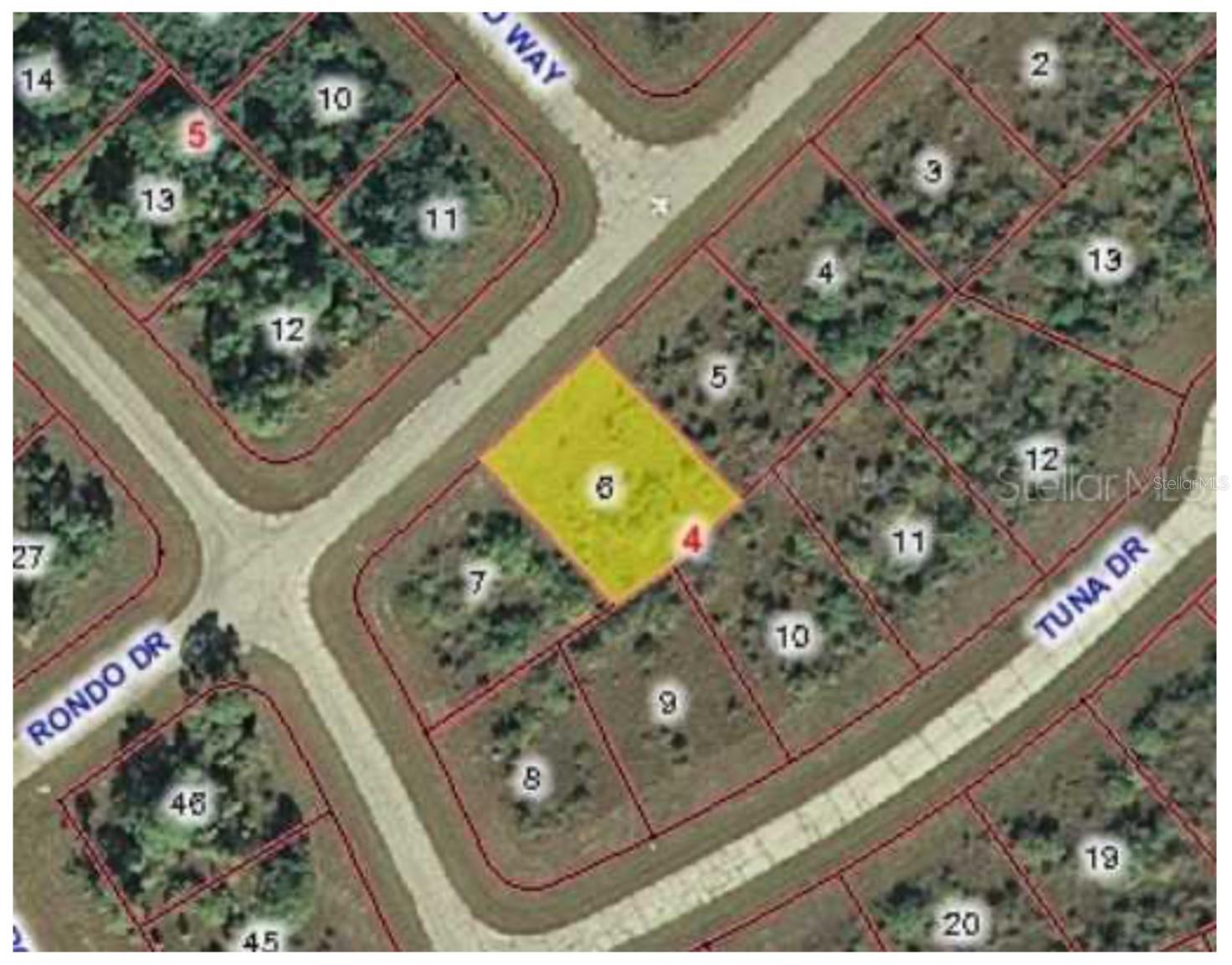 Short Sale...Great investment opportunity in Rotonda Villas. Close to beaches and golfing.