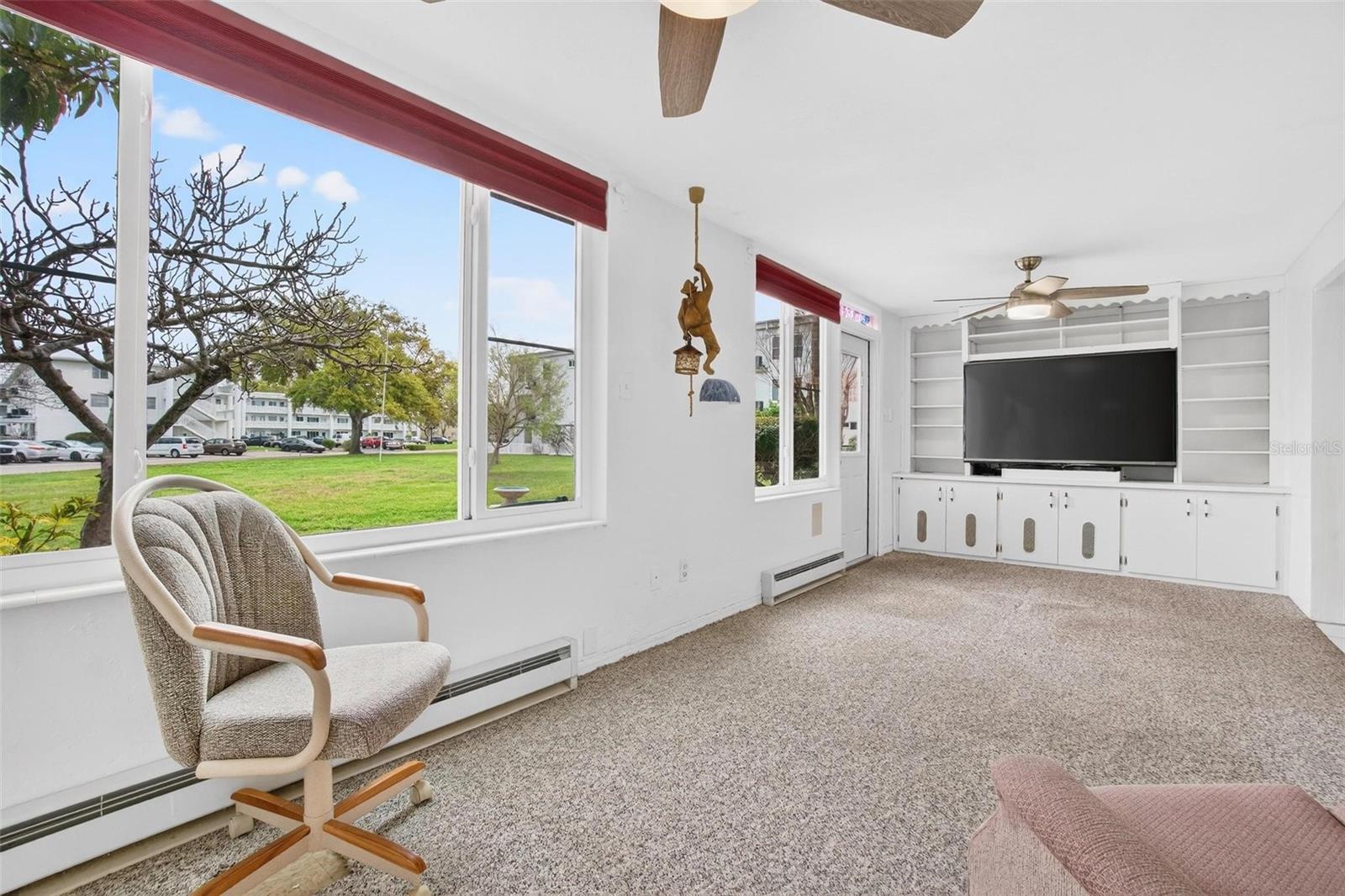 ON TOP OF THE WORLD - Residential